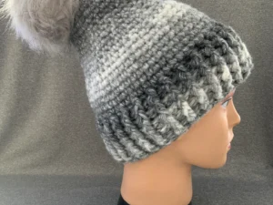 Bonnet  avec dégradé de gris